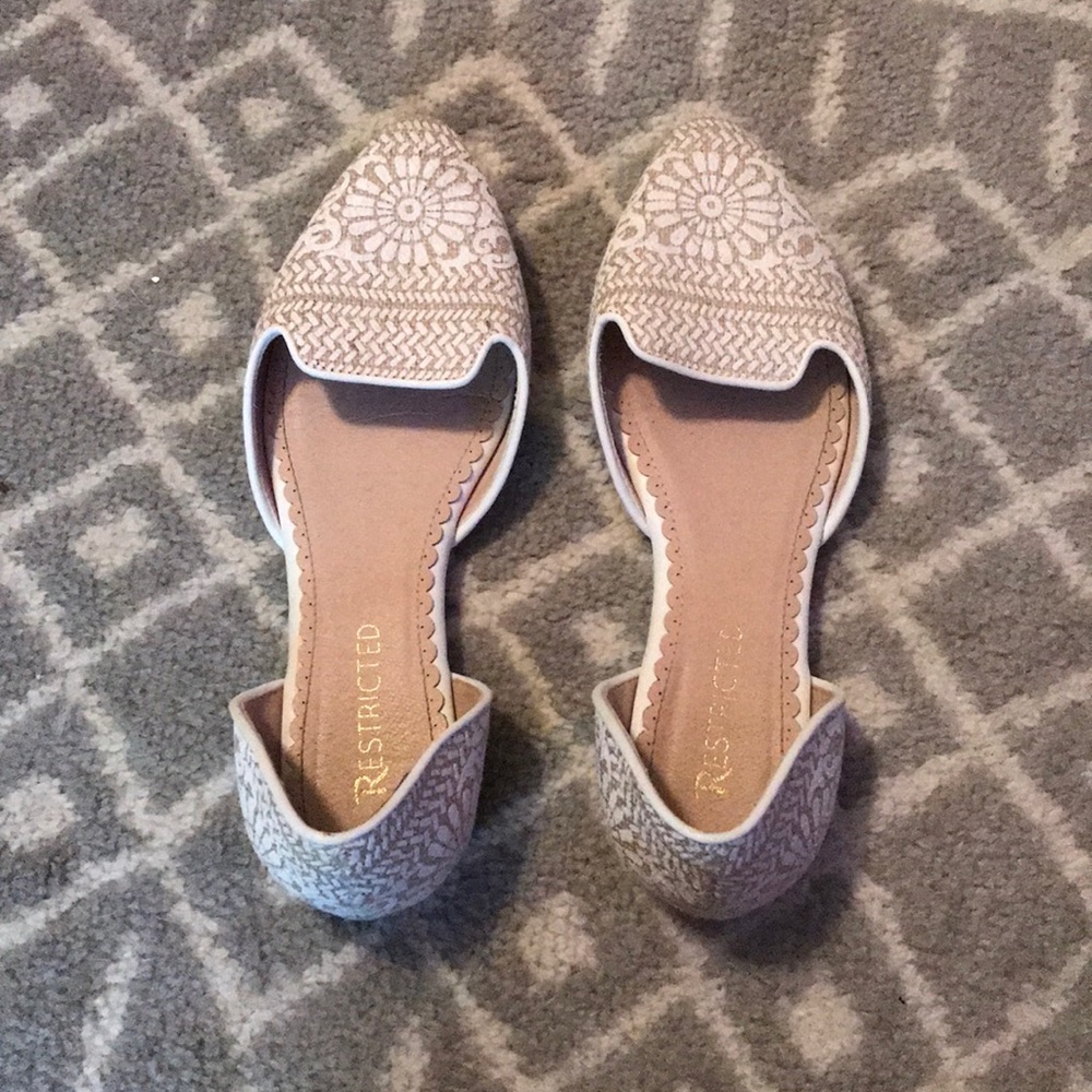 Flats - Shoes